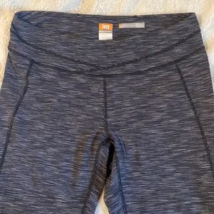 Lucy Large Capri Powermax Leggings